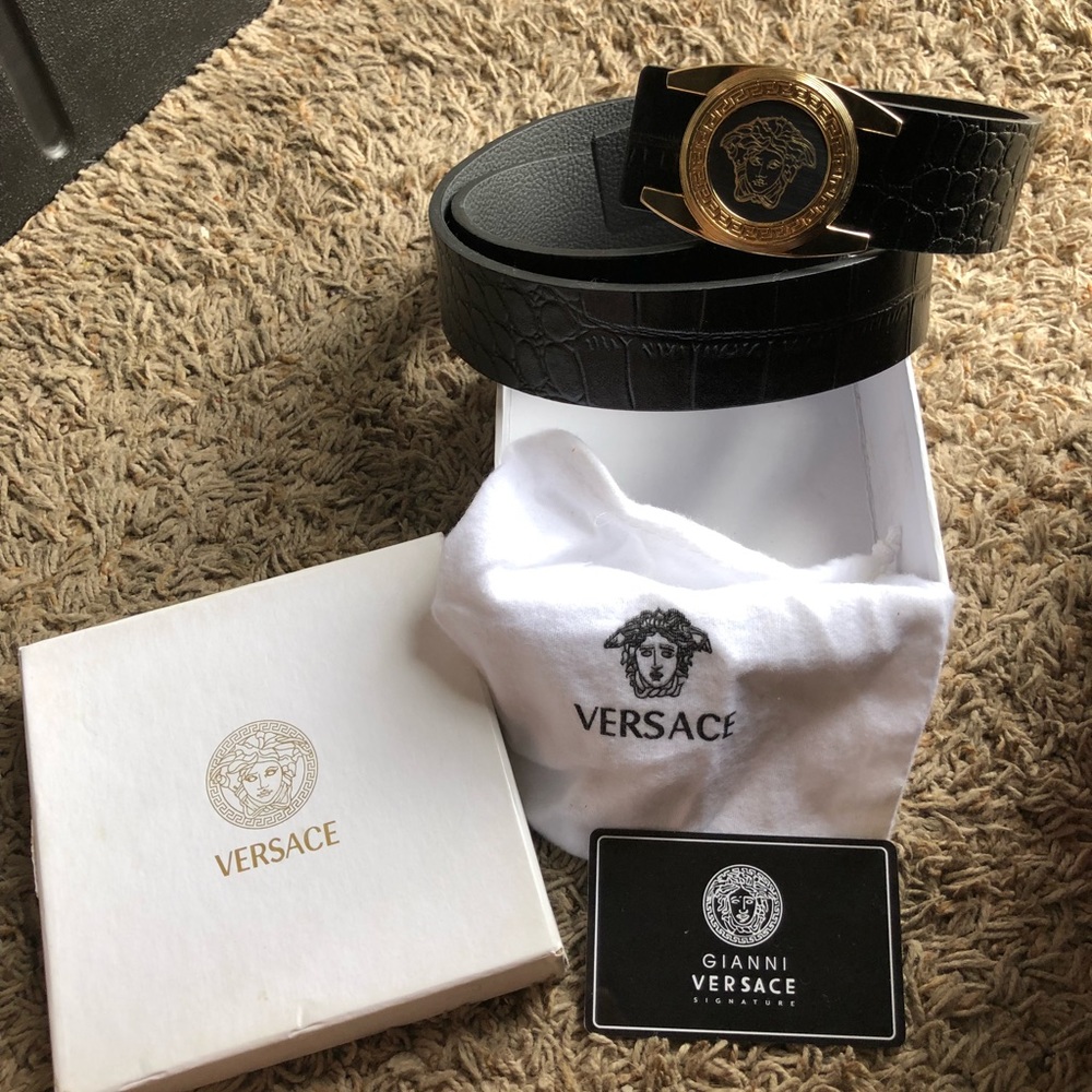 Medusa head Black and gold belt